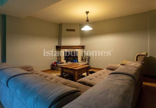 Çekmeköy'de Nezih Sitede Müstakil Bahçeli Tripleks Villa 9