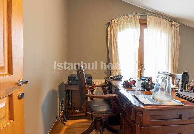 Çekmeköy'de Nezih Sitede Müstakil Bahçeli Tripleks Villa 15