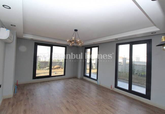 Properties with Balconies and En Suite Bathrooms in Beylikduzu 6