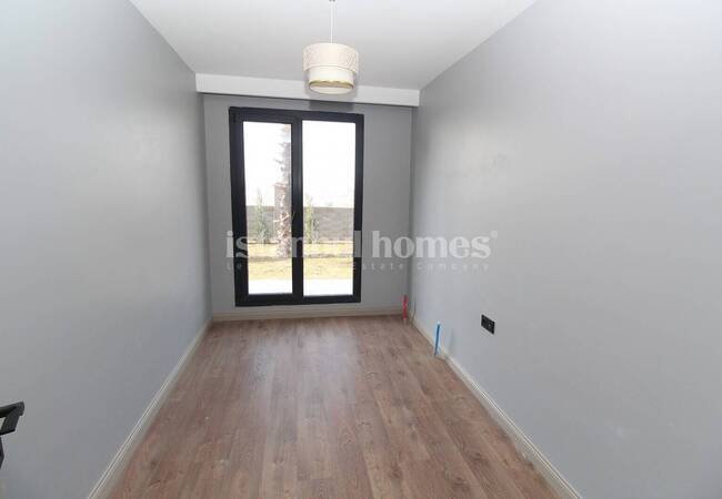 Properties with Balconies and En Suite Bathrooms in Beylikduzu 15