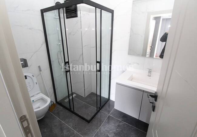 Properties with Balconies and En Suite Bathrooms in Beylikduzu 16