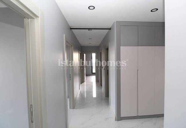 Properties with Balconies and En Suite Bathrooms in Beylikduzu 17