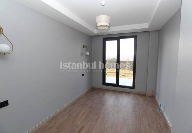 Properties with Balconies and En Suite Bathrooms in Beylikduzu 8