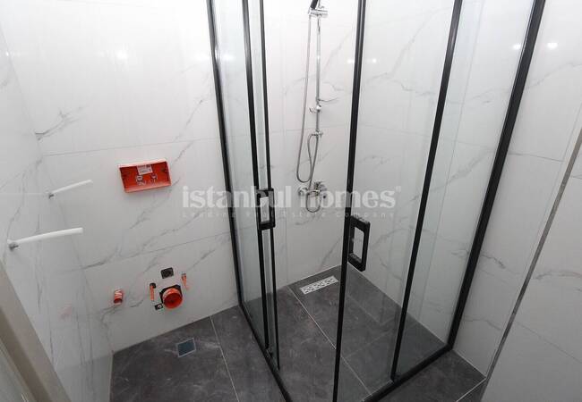 Properties with Balconies and En Suite Bathrooms in Beylikduzu 9