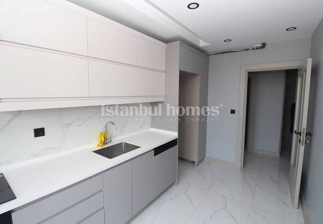 Properties with Balconies and En Suite Bathrooms in Beylikduzu 11