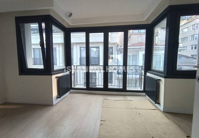 Beyoğlu Cihangir'de Boğaz ve Deniz Manzaralı Dubleks Daire 4