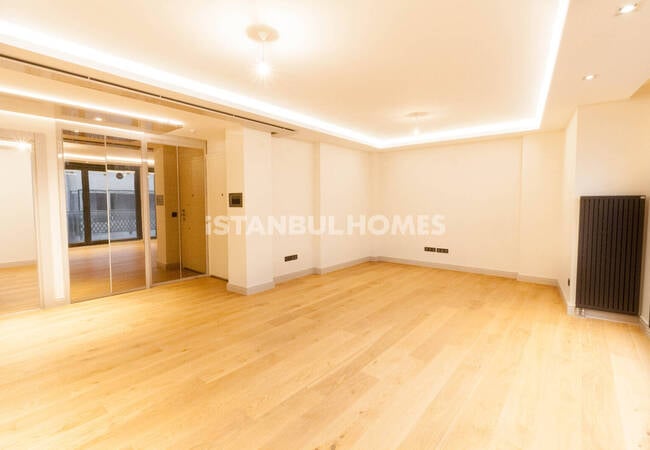 Einzugsfertige Wohnungen 550 M Vom Taksim-platz In Beyoglu 3