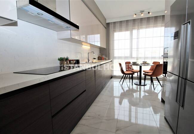 آپارتمان نزدیک به جاده اصلی و ایستگاه مترو در چکمکوی، استانبول 14