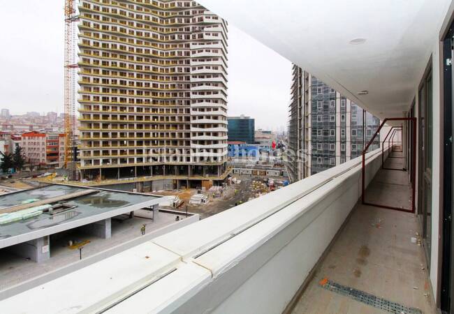 Flat with Balcony in a Secure Complex in Istanbul Kucukcekmece 14