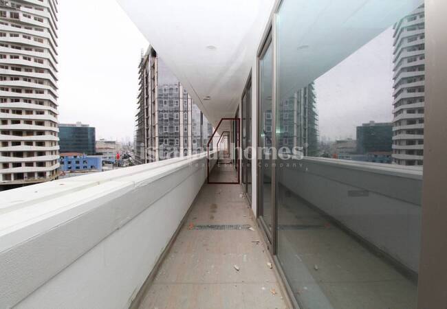 Flat with Balcony in a Secure Complex in Istanbul Kucukcekmece 15