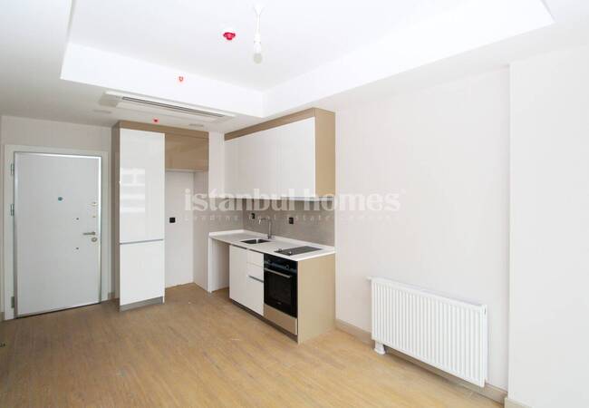 Flat with Balcony in a Secure Complex in Istanbul Kucukcekmece 6