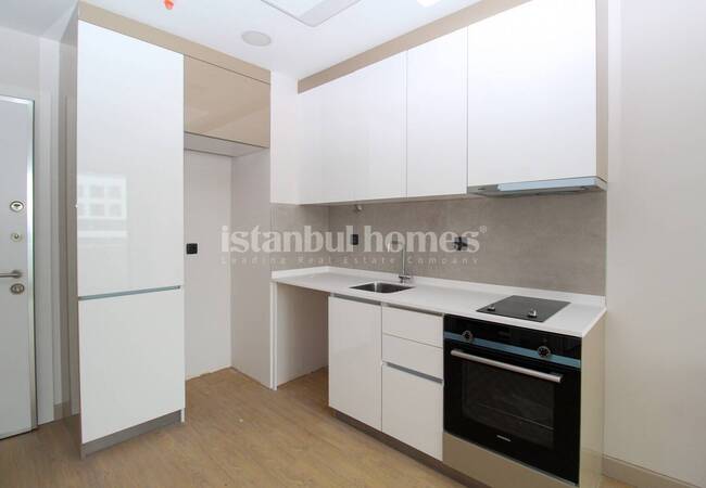 Flat with Balcony in a Secure Complex in Istanbul Kucukcekmece 8