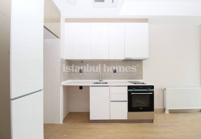 Flat with Balcony in a Secure Complex in Istanbul Kucukcekmece 9