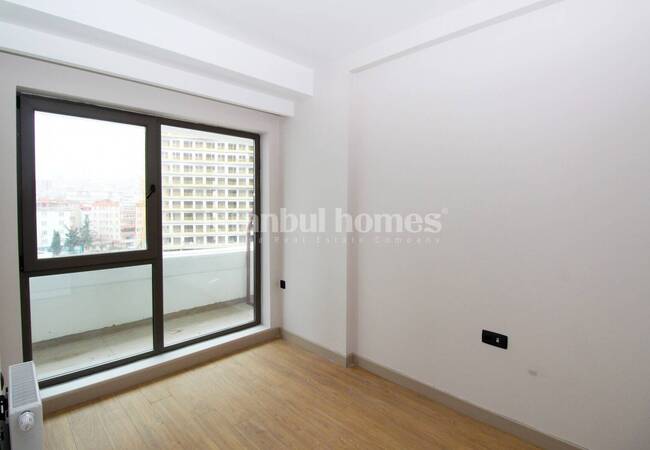 Flat with Balcony in a Secure Complex in Istanbul Kucukcekmece 10