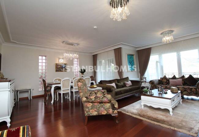 Sarıyer Zekeriyaköy'de Lüks Sitede Orman Manzaralı İkiz Villa 8
