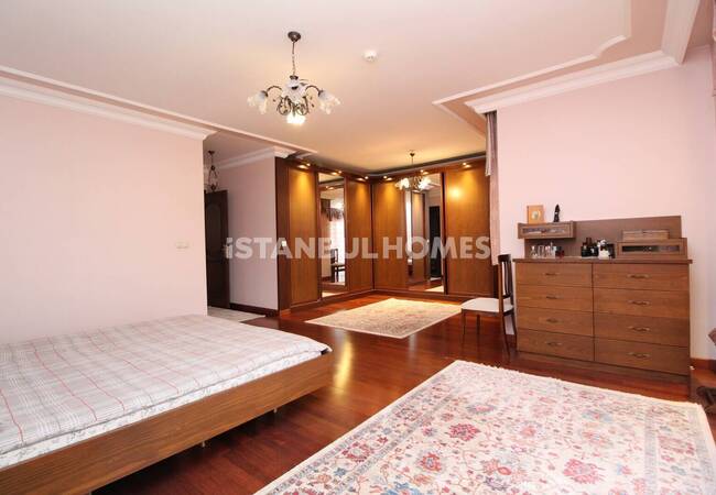 Sarıyer Zekeriyaköy'de Lüks Sitede Orman Manzaralı İkiz Villa 14