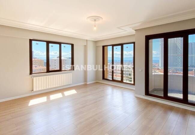 Kartal'da Site İçinde Deniz ve Adalar Manzaralı Daire 9