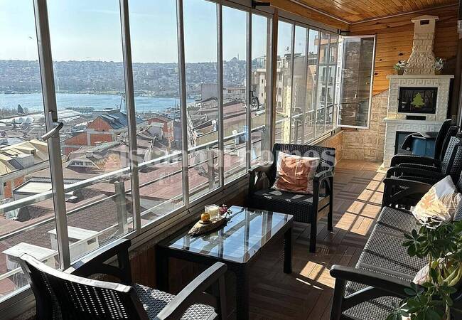 Apartment with Uninterrupted Golden Horn View in Istanbul Beyoglu 24