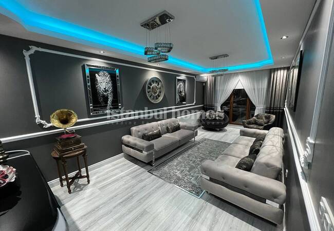 Apartment with Uninterrupted Golden Horn View in Istanbul Beyoglu 3