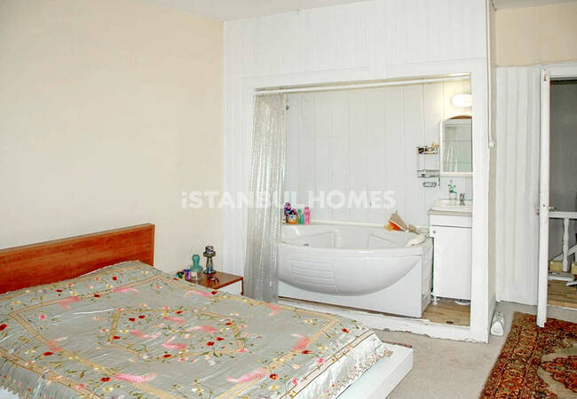 قصر تاريخي مطل على خاليج وحديقة في الفاتح 23