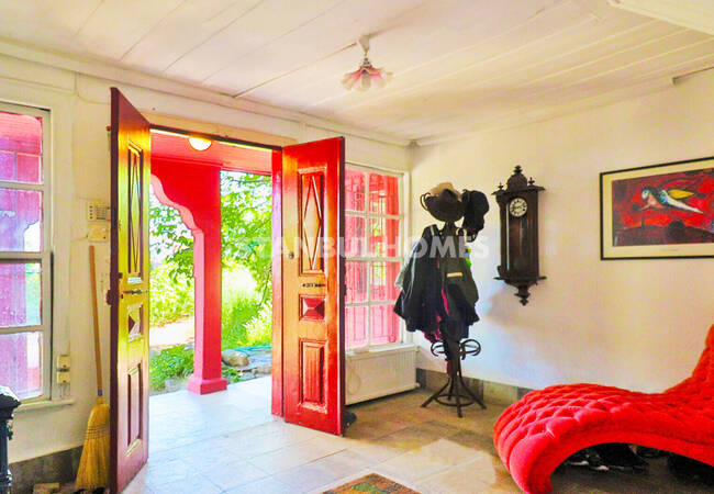 قصر تاريخي مطل على خاليج وحديقة في الفاتح 25