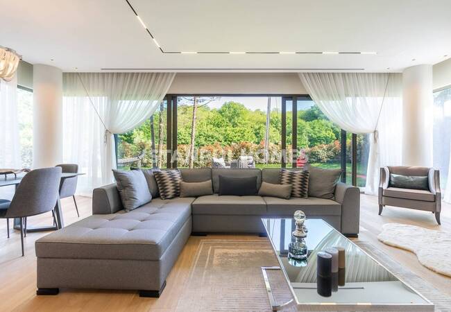 İstanbul Çekmeköy'de Müstakil Bahçeli ve Özel Havuzlu Villalar 11