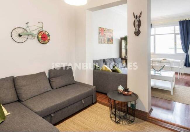 İstanbul Beyoğlu'nda Deniz ve Galata Kulesi Manzaralı Daire 6