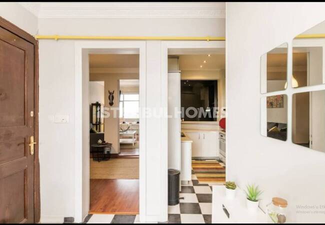 İstanbul Beyoğlu'nda Deniz ve Galata Kulesi Manzaralı Daire 8