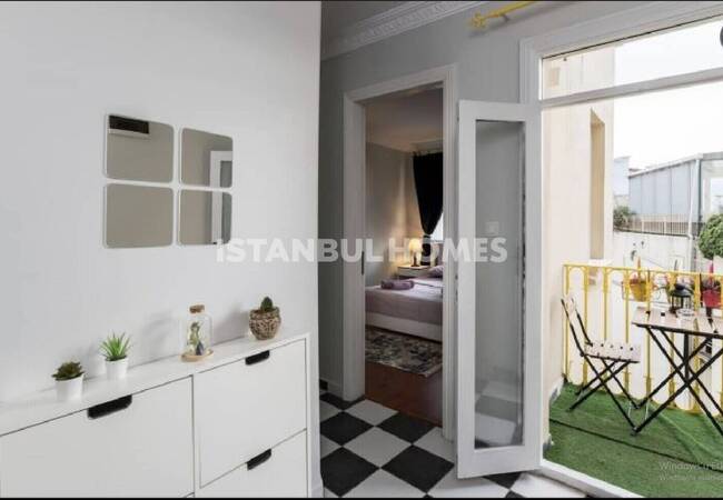 İstanbul Beyoğlu'nda Deniz ve Galata Kulesi Manzaralı Daire 10