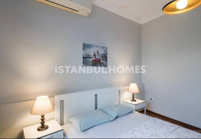 İstanbul Beyoğlu'nda Deniz ve Galata Kulesi Manzaralı Daire 13