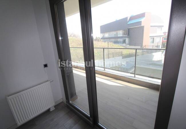 Luxe Villa with Garden in Marina 24 Complex in Buyukcekmece 22