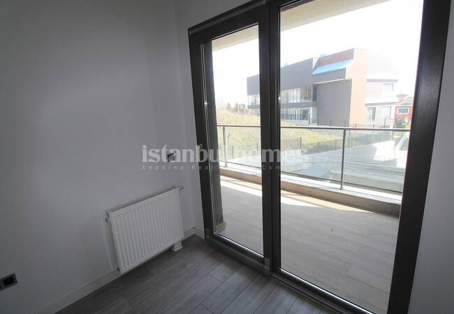 Luxe Villa with Garden in Marina 24 Complex in Buyukcekmece 23