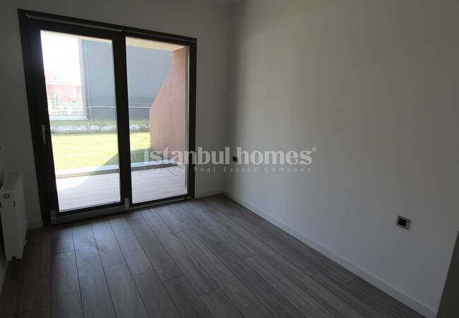 Luxe Villa with Garden in Marina 24 Complex in Buyukcekmece 26