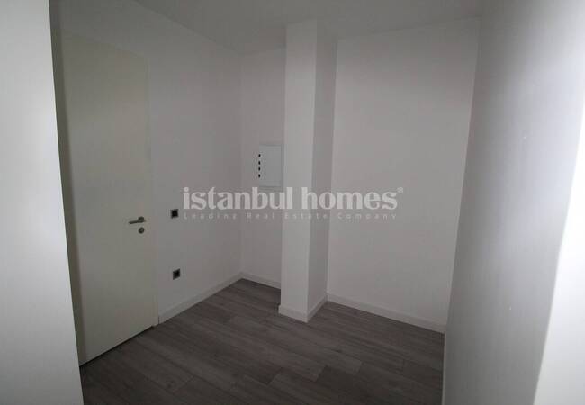 Luxe Villa with Garden in Marina 24 Complex in Buyukcekmece 35