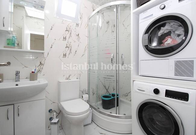 4-bedroom Duplex Apartment Close to Bus Stop in Istanbul 13