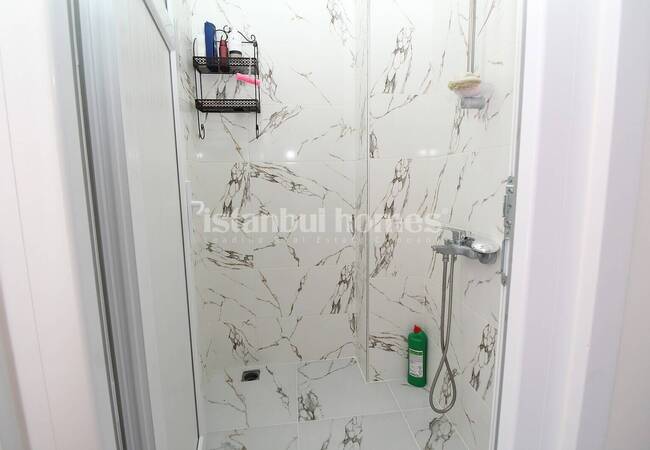 4-bedroom Duplex Apartment Close to Bus Stop in Istanbul 15