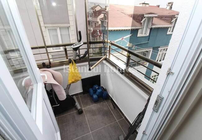 4-bedroom Duplex Apartment Close to Bus Stop in Istanbul 20