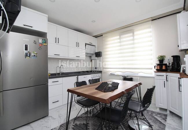 4-bedroom Duplex Apartment Close to Bus Stop in Istanbul 5