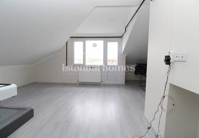 4-bedroom Duplex Apartment Close to Bus Stop in Istanbul 11