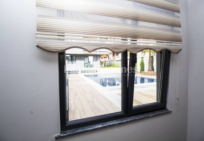 İstanbul Beylikdüzü'nde Havuz Kenarında Eşyalı 2+1 Daire 14