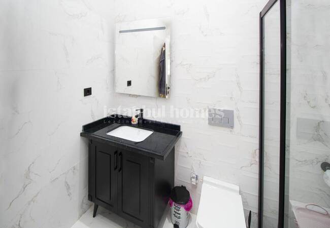 İstanbul Beylikdüzü'nde Havuz Kenarında Eşyalı 2+1 Daire 19