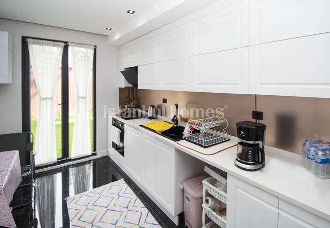 İstanbul Beylikdüzü'nde Havuz Kenarında Eşyalı 2+1 Daire 21