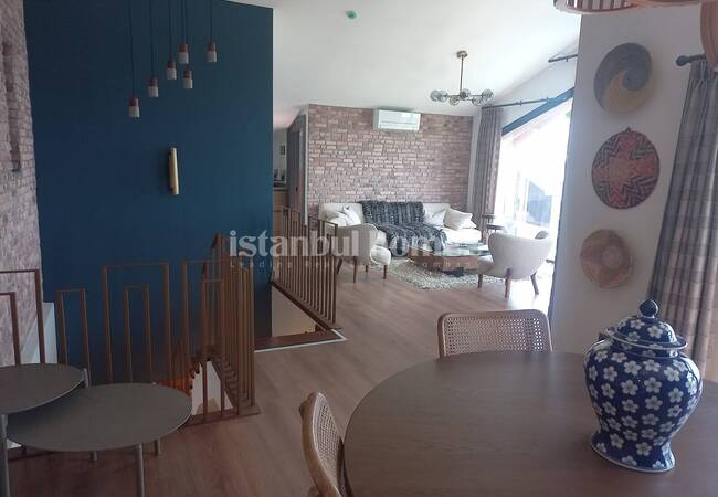Büyükçekmece'de Havuzlu ve Asansörlü Tripleks Villalar 18