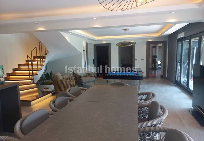 Büyükçekmece'de Havuzlu ve Asansörlü Tripleks Villalar 26