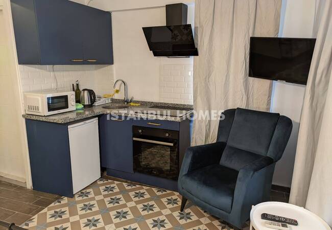 کل ساختمان با آسانسور و 6 آپارتمان در فاتح 9
