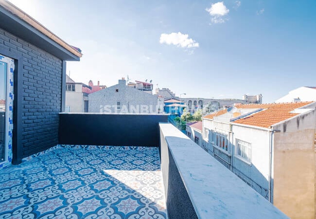 Bezugsfertiges Gebäude In Fatih 100 M Von Der Hauptverkehrsstraße 16