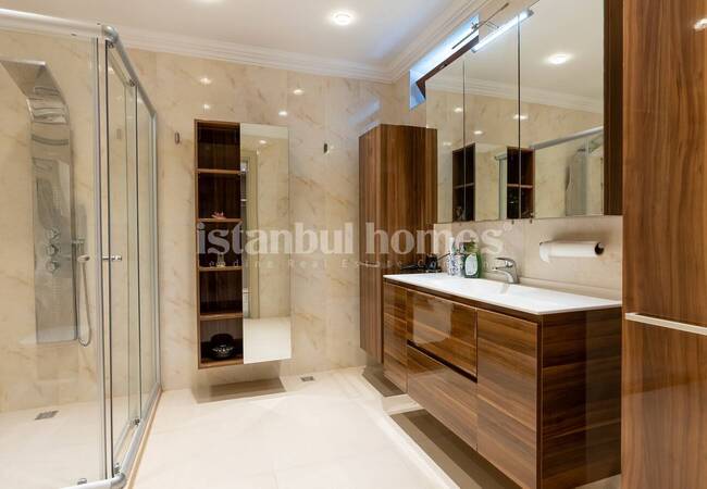 فيلا في مجمع مع وصول مباشر إلى البحر في كيليوس 26