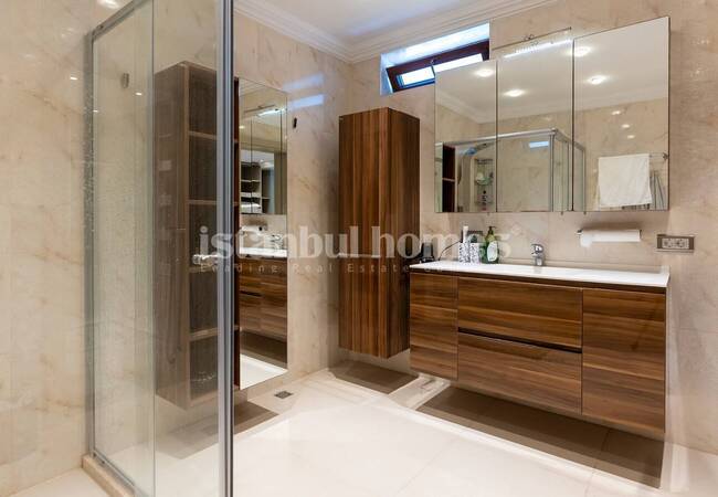 فيلا في مجمع مع وصول مباشر إلى البحر في كيليوس 28