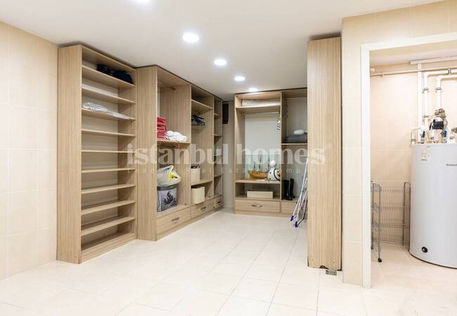 فيلا في مجمع مع وصول مباشر إلى البحر في كيليوس 42