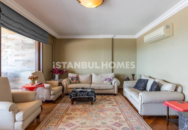 Duplex Apartment in a Seaside Complex in Maltepe with Pool 14